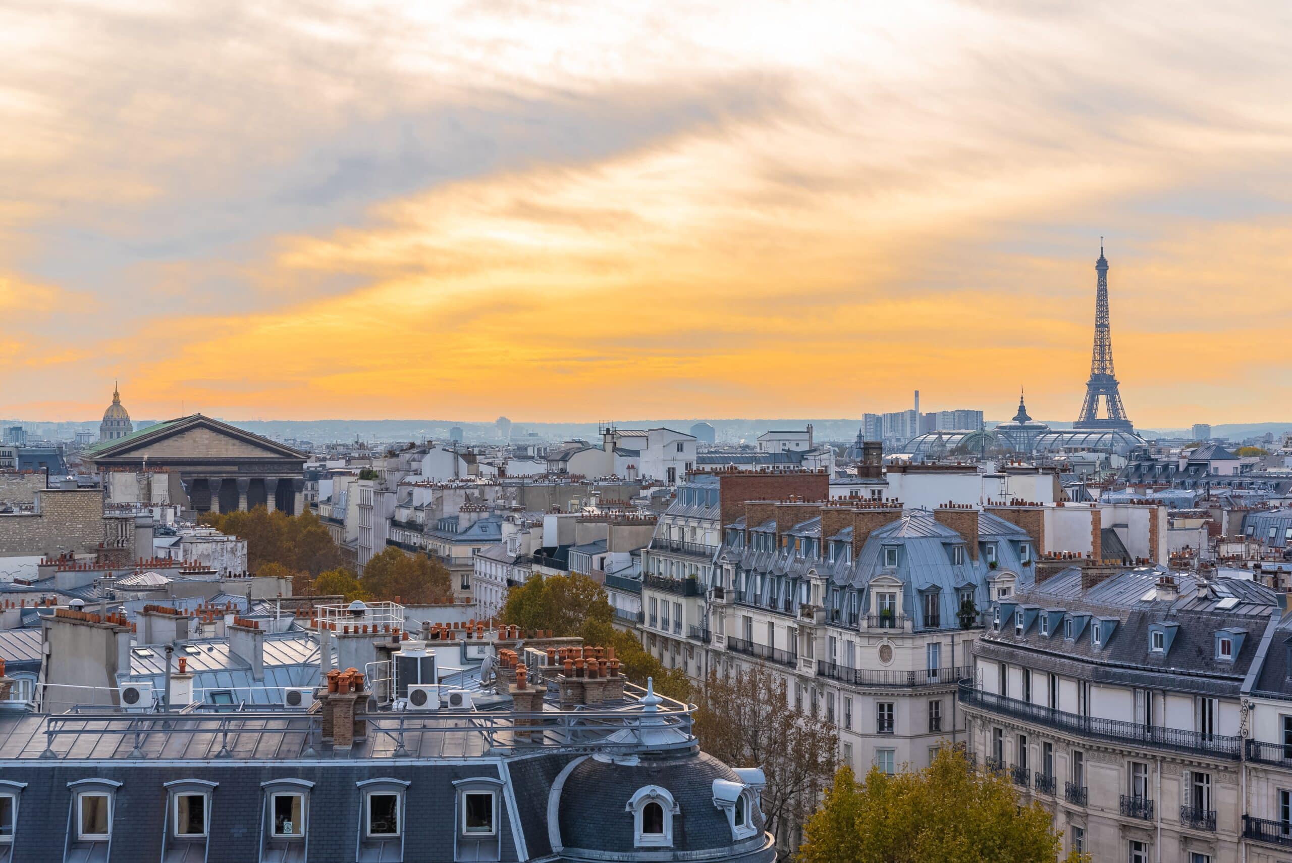 Vue de Paris au coucher du soleil